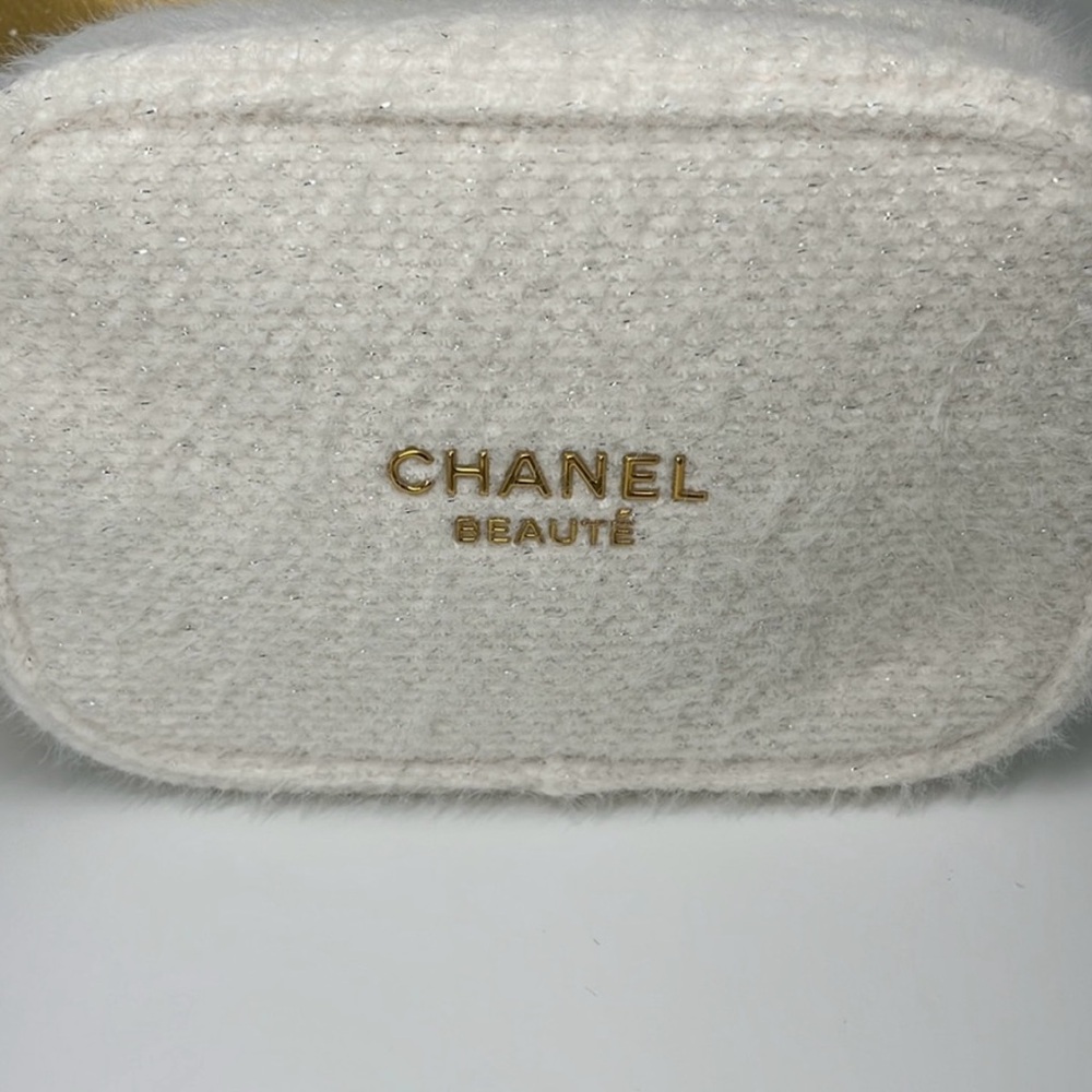 NEW CHANEL Gold and White makeup bag -Order Confirmation Email included - Picture 3 of 6